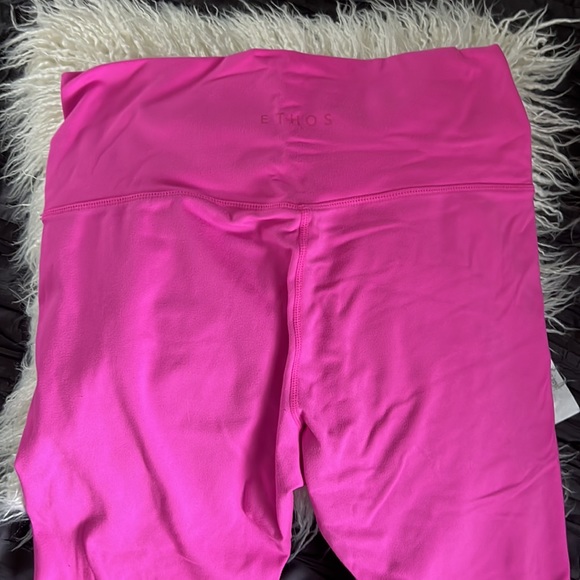 Woman’s Ethos Leggings - Picture 2 of 4